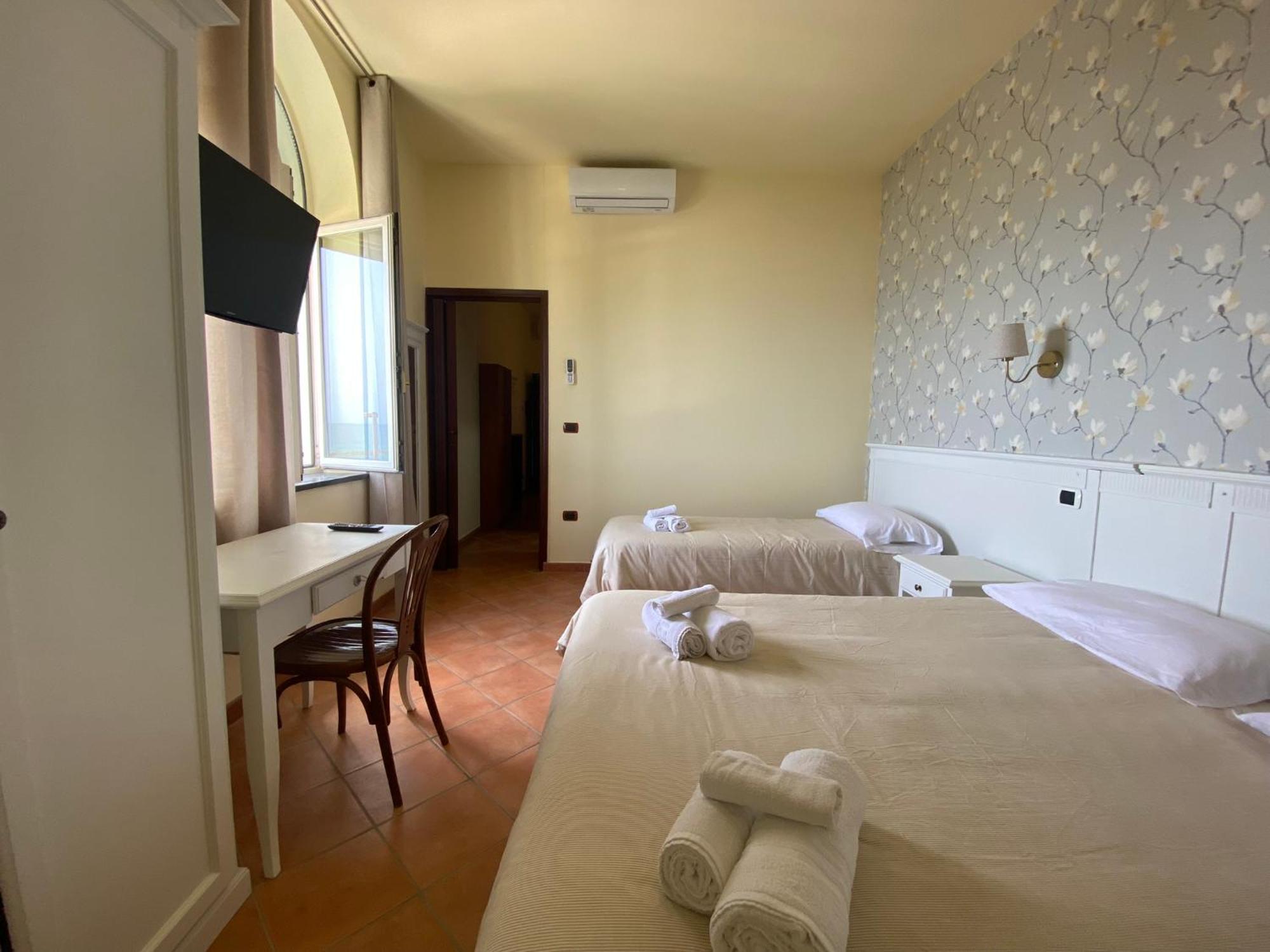 Villino Gregoraci Relais Bed and Breakfast Santa Marinella Eksteriør billede
